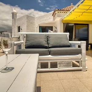 Penthouse Sea View Jacuzzy Terrace & Pool Apartment